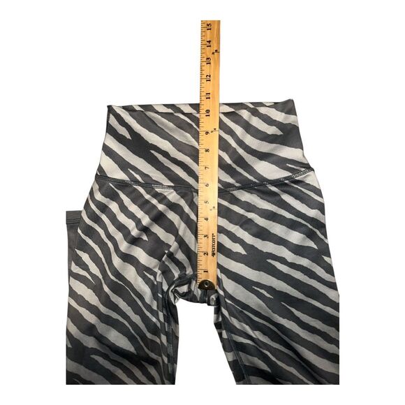 Aerie Gray Zebra Print High Rise Leggings, Medium - Picture 8 of 9
